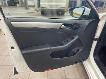 Volkswagen Jetta, 2015г, передний привод, автомат