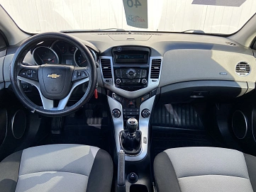 Chevrolet Cruze, 2011г, передний привод, механика