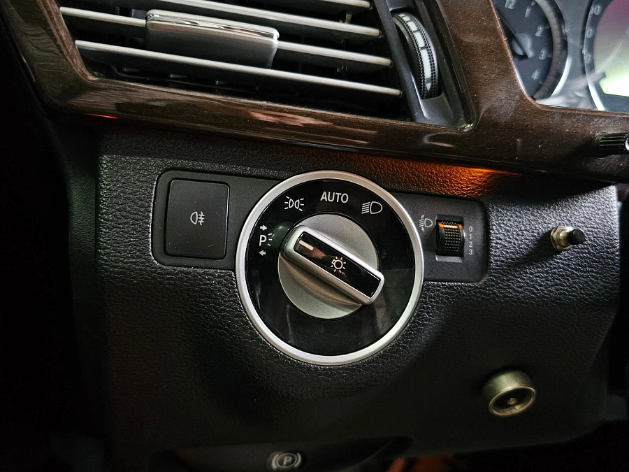 Mercedes-Benz E-Класс, 2012г., задний привод, автомат