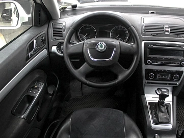 Skoda Octavia, 2011г, передний привод, робот
