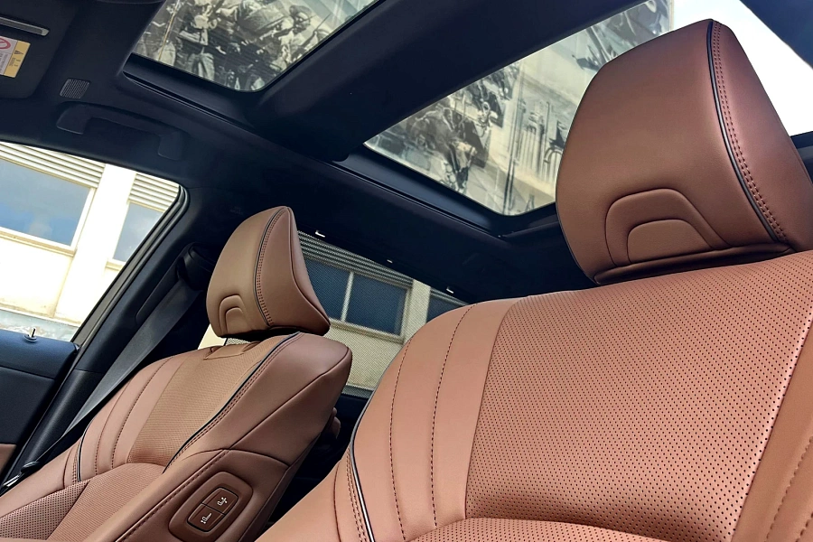 Toyota Crown, 2025г., задний привод, вариатор