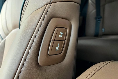 Toyota Crown, 2025г, задний привод, вариатор