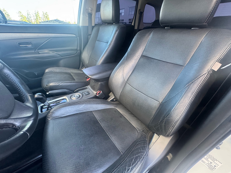 Mitsubishi Outlander, 2014г., полный привод, вариатор