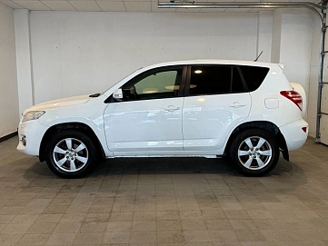 Toyota RAV4, 2012г, передний привод, автомат