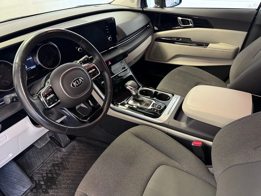 Kia Carnival, 2021г., передний привод, автомат