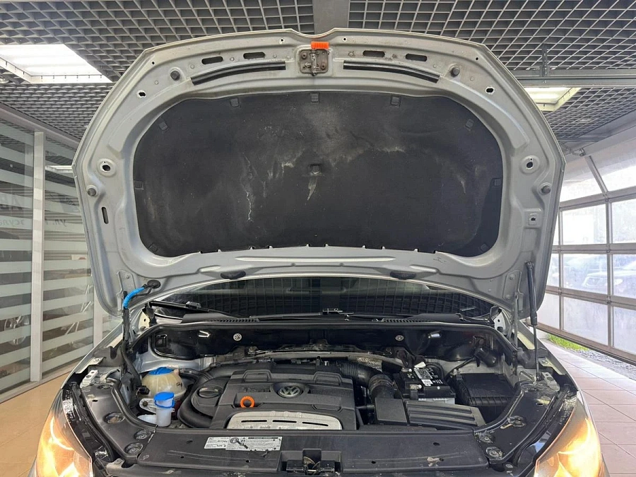 Volkswagen Touran, 2011г., передний привод, механика