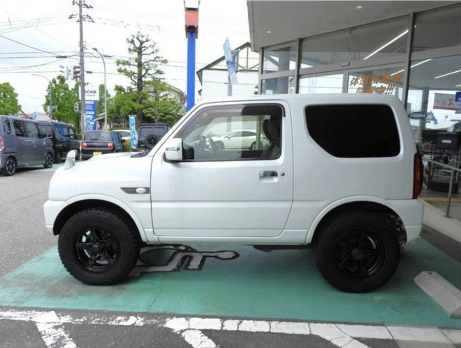 Suzuki Jimny, 2016г., полный привод, автомат