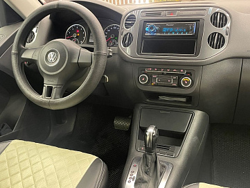 Volkswagen Tiguan, 2012г, передний привод, робот