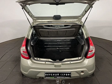 Renault Sandero, 2011г, передний привод, механика