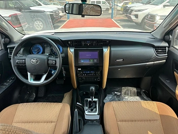 Toyota Fortuner, 2024г, полный привод, автомат