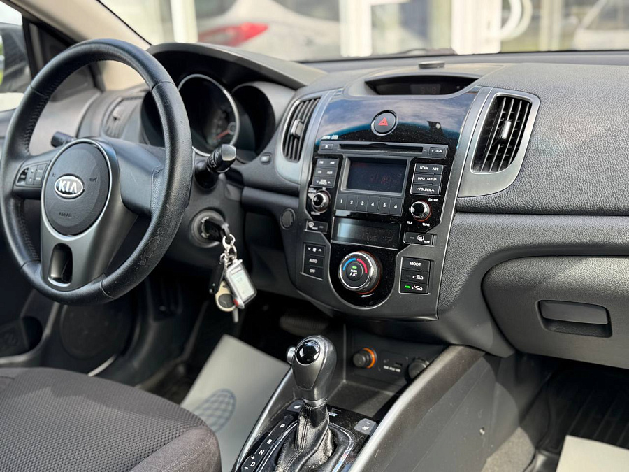Kia Cerato, 2011г., передний привод, автомат