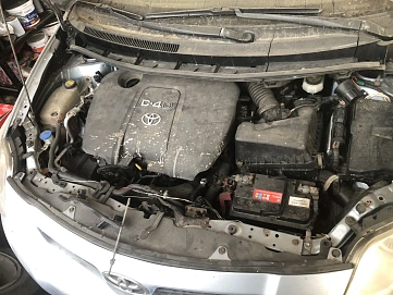 Toyota Auris, 2008г, передний привод, робот