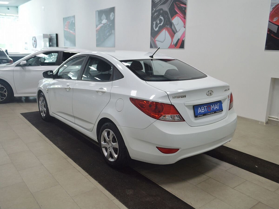 Hyundai Solaris, 2012г., передний привод, механика