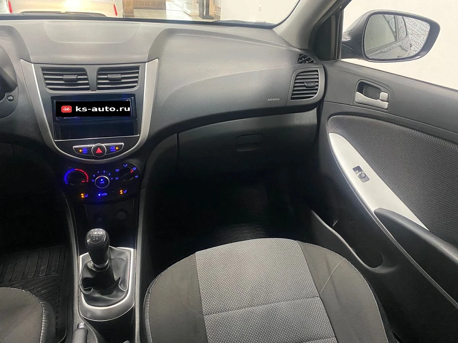 Hyundai Solaris, 2013г., передний привод, механика