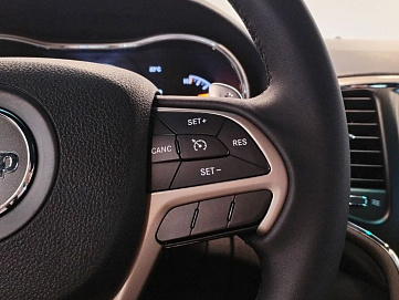 Jeep Grand Cherokee, 2013г, передний привод, автомат