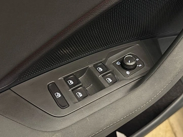 Volkswagen Tiguan, 2025г, полный привод, робот