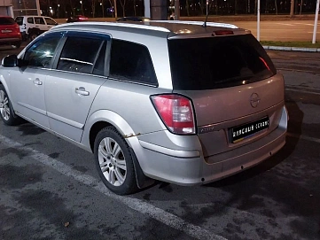 Opel Astra, 2011г, передний привод, автомат