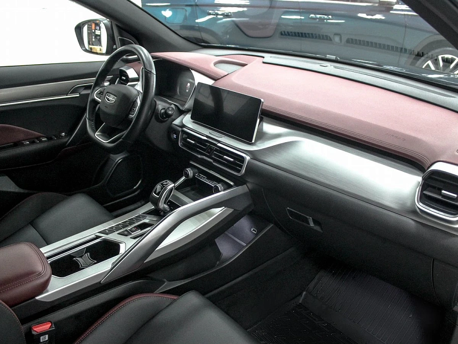 Geely Coolray, 2021г., передний привод, робот