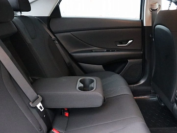 Hyundai Elantra, 2021г, передний привод, автомат