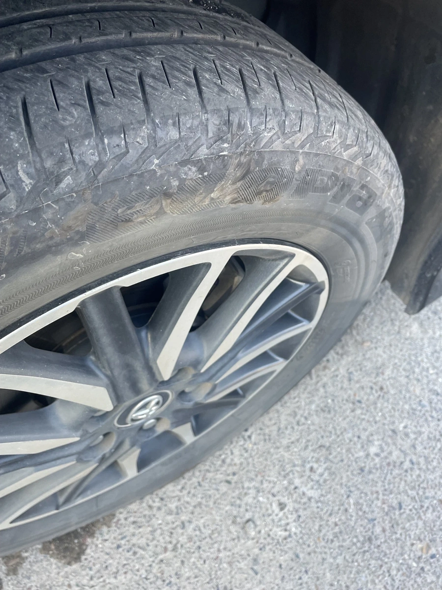 Toyota Voxy, 2015г., передний привод, вариатор