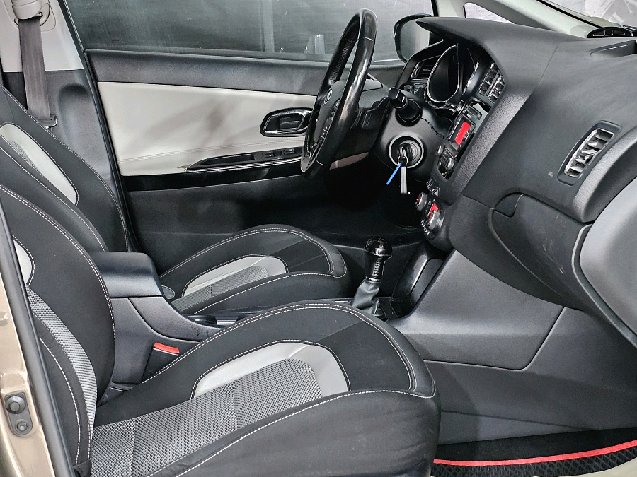 Kia Ceed, 2012г., передний привод, автомат