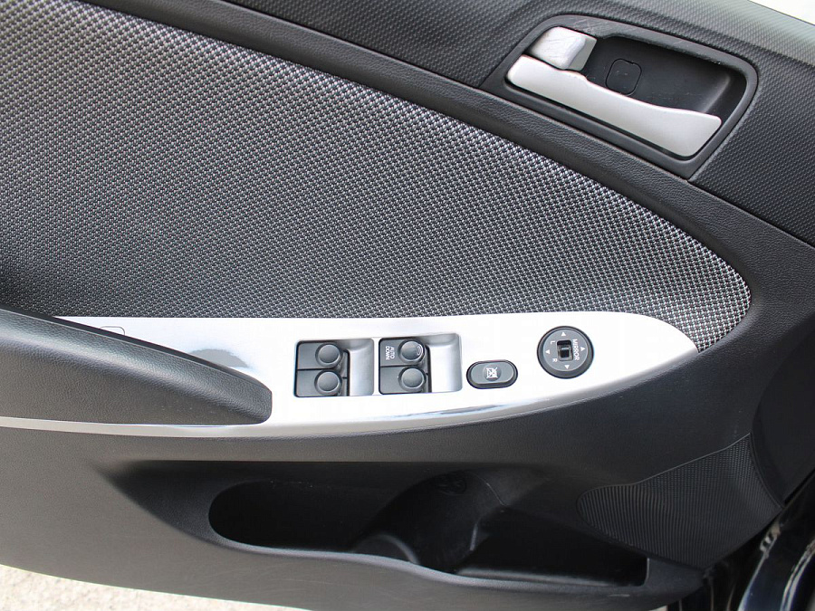 Hyundai Solaris, 2012г., передний привод, механика