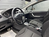 Peugeot 308, 2009г., передний привод, автомат
