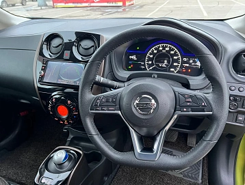 Nissan Note, 2018г, передний привод, автомат