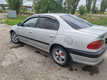 Toyota Avensis, 1999г, передний привод, механика