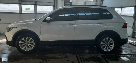 Volkswagen Tiguan, 2020г, передний привод, робот