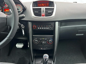 Peugeot 207, 2010г, передний привод, автомат