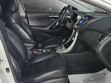 Hyundai Avante, 2011г, передний привод, автомат