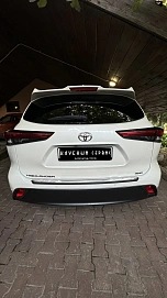 Toyota Highlander, 2021г, полный привод, автомат