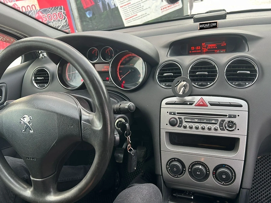 Peugeot 408, 2013г., передний привод, механика
