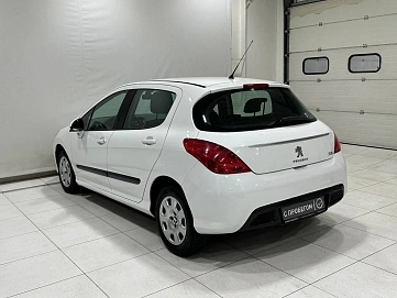 Peugeot 308, 2011г, передний привод, автомат