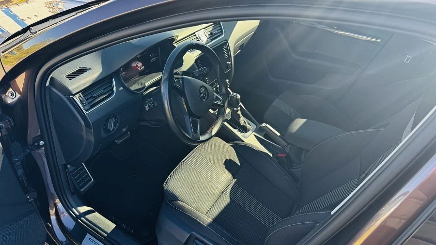 Skoda Octavia, 2018г., передний привод, робот