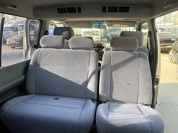 Toyota HiAce, 2004г, задний привод, механика