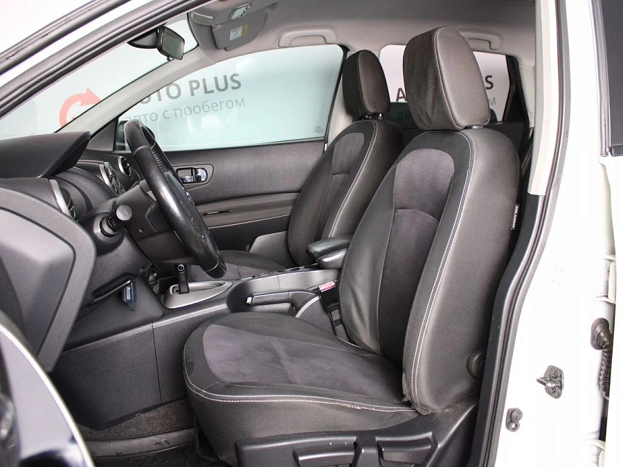 Nissan Qashqai, 2013г., передний привод, вариатор