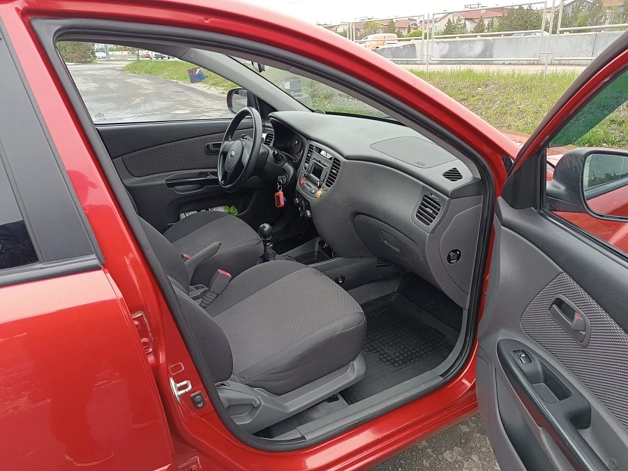 Kia Rio, 2010г., передний привод, механика