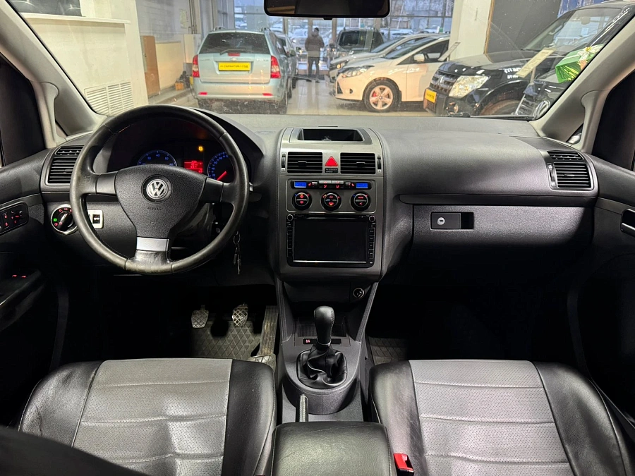 Volkswagen Touran, 2007г., передний привод, механика