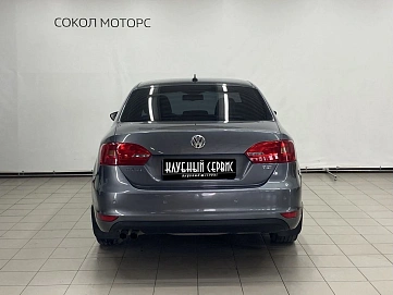 Volkswagen Jetta, 2011г, передний привод, робот