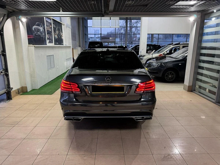 Mercedes-Benz E-Класс AMG, 2011г., задний привод, автомат