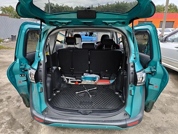 Toyota Sienta, 2018г, передний привод, вариатор