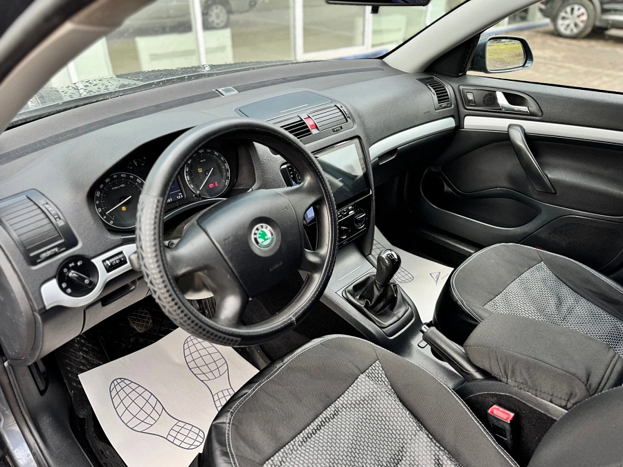 Skoda Octavia, 2008г., передний привод, механика