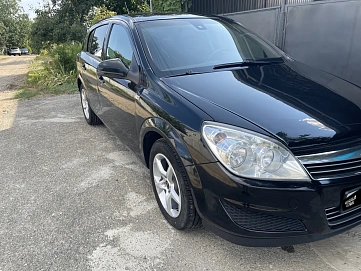 Opel Astra, 2012г, передний привод, робот