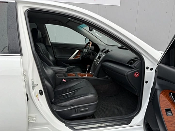 Toyota Camry, 2011г, передний привод, автомат
