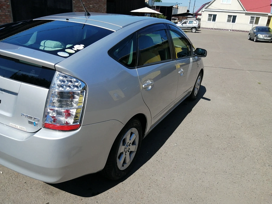 Toyota Prius, 2008г., передний привод, автомат