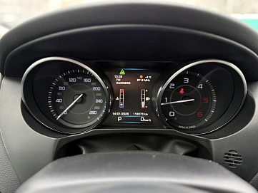 Jaguar XE, 2016г, задний привод, автомат