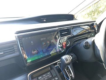 Honda Stepwgn, 2017г, полный привод, вариатор