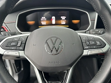 Volkswagen Lavida, 2022г, передний привод, робот